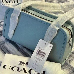 NWT Coach Swing Zip 20 w dustbag FINAL PRICE